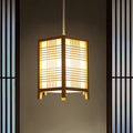 Traditionel Japansk Lanterne lavet af Træ