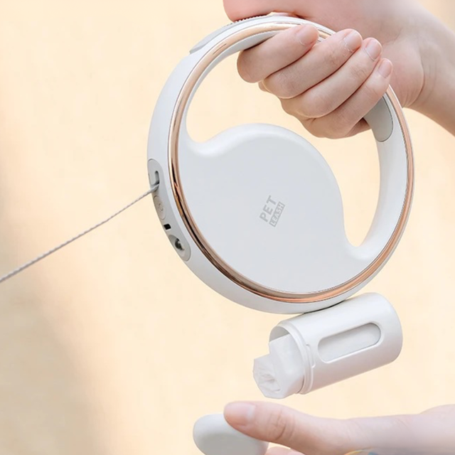 AutoLeash Light – Automatisk Hundeline med LED & Affaldsposer Holder til Sikker Gåture
