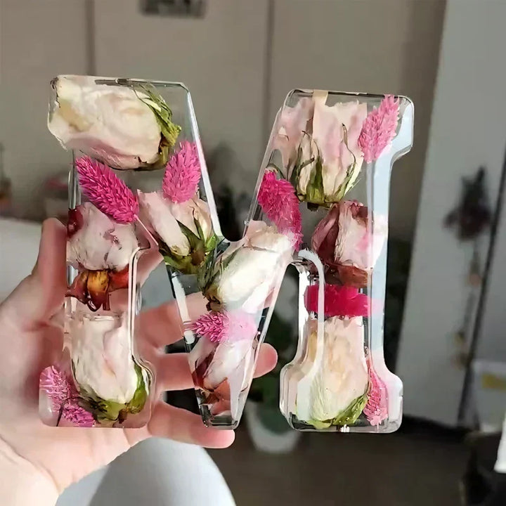Tørrede Blomster Bogstaver Nattelys