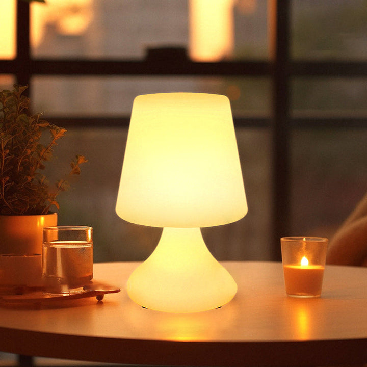 Moderne Minimalistisk PE Kop Form USB LED Bordlampe Natlys til Udendørs Terrasse |