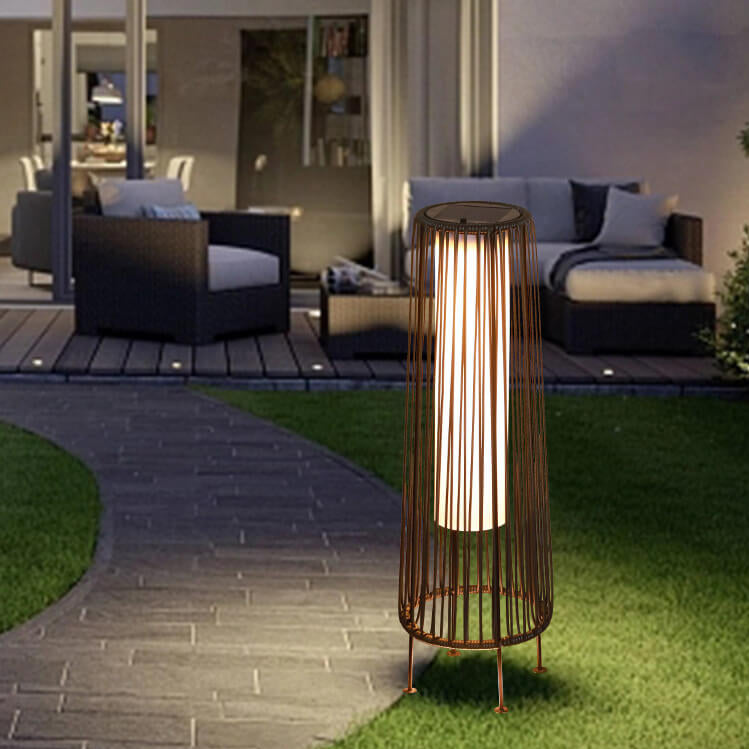 Moderne Minimalistisk Solvandsafvisende Rund Vertikal Trækstribe Jern Rattan LED Stående Gulvlampe Til Udendørs Patio |