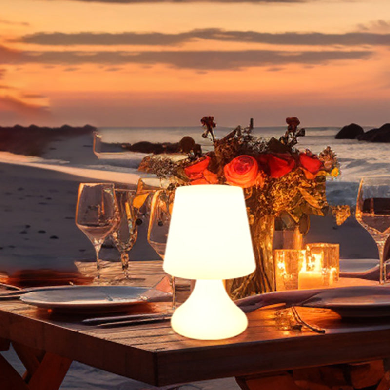 Moderne Minimalistisk PE Kop Form USB LED Bordlampe Natlys til Udendørs Terrasse |