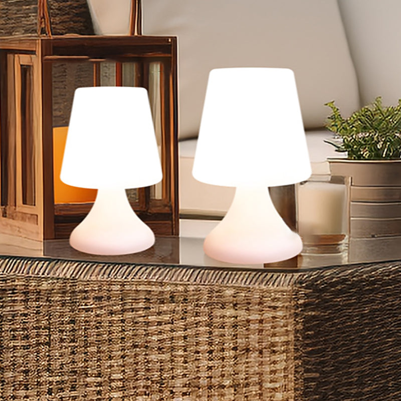 Moderne Minimalistisk PE Kop Form USB LED Bordlampe Natlys til Udendørs Terrasse |