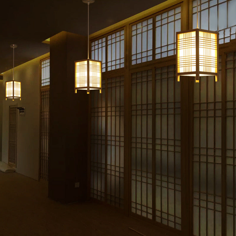 Traditionel Japansk Lanterne lavet af Træ