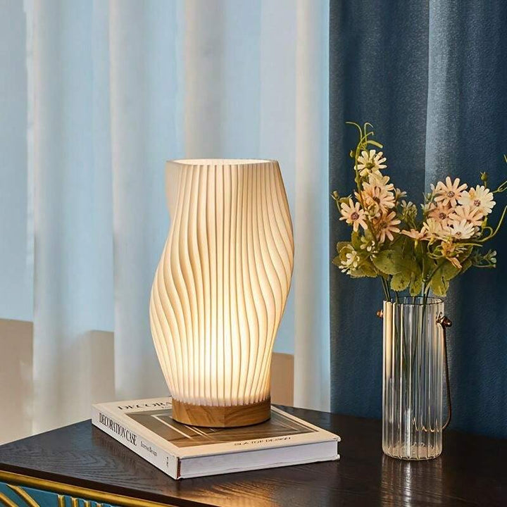 USB-Drevet &amp; Elegant Bølge-Design Bordlampe | WaveGlow