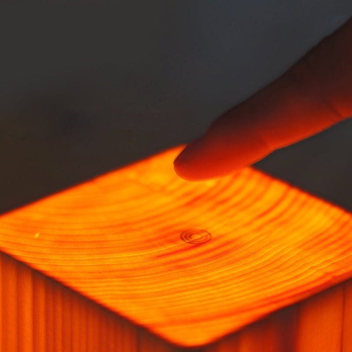 LumiWood – LED bordlampe med batteri og touch-kontrol