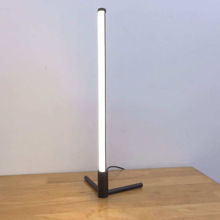Luminix Bar LED Bordlampe | Minimalistisk Design | Nattelys &amp; Ambient Belysning | Moderne &amp; Dekorativ