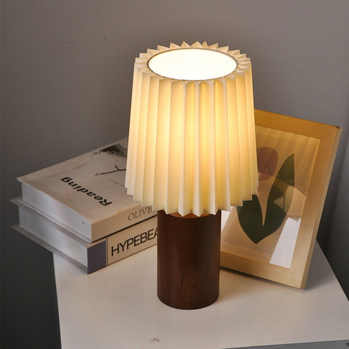 Vintage Koreansk Plisseret Kolonne Solid Træbase 1-Lys Bordlampe
