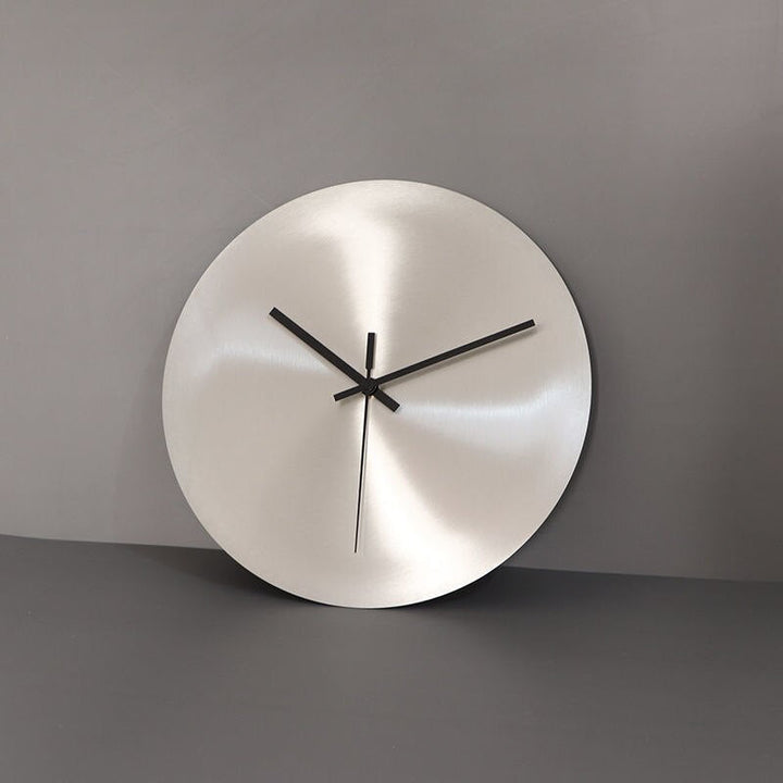 ClearTime - Minimalistisk Vægurs i Rustfrit Stål