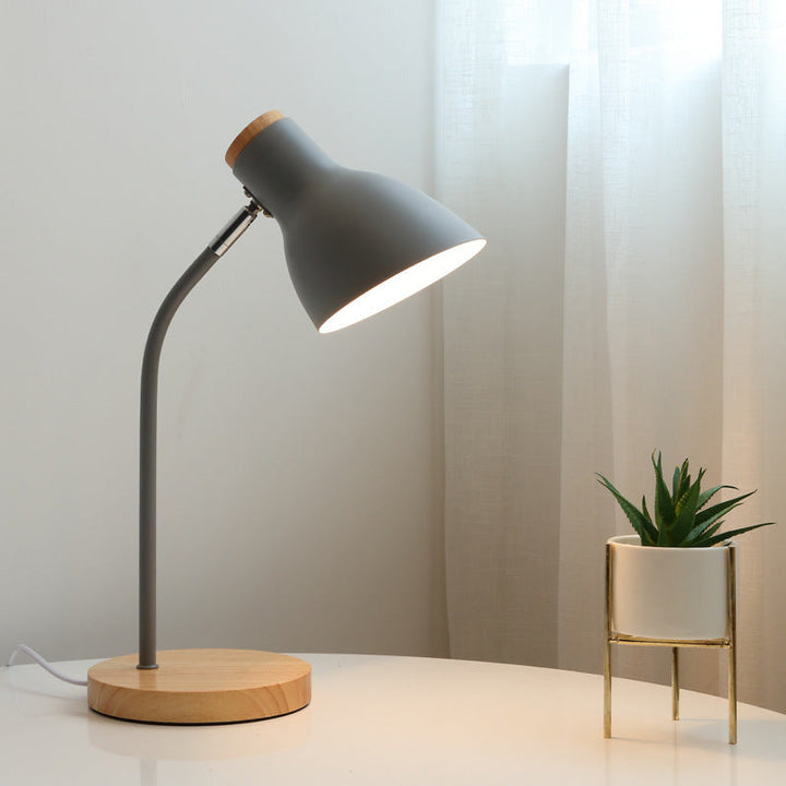 Lommelygte-formet svingbar bordlampe Macaron Metal 1-lys natlampe til børneværelse