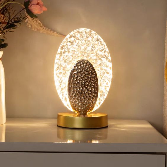 Moderne &amp; Luksuriøs Påfugle Bordlampe - CrystalGlow
