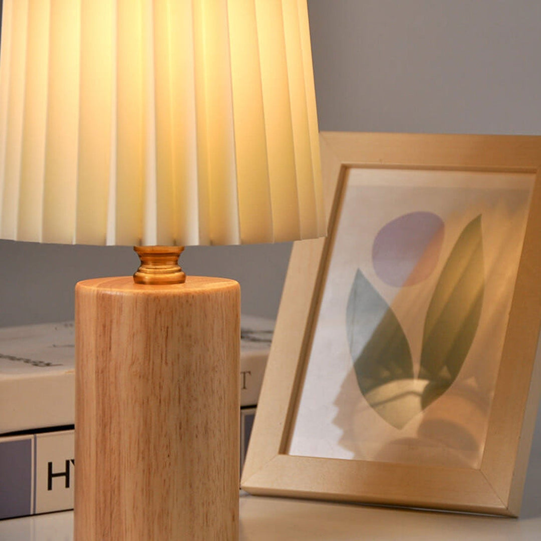 Vintage Koreansk Plisseret Kolonne Solid Træbase 1-Lys Bordlampe