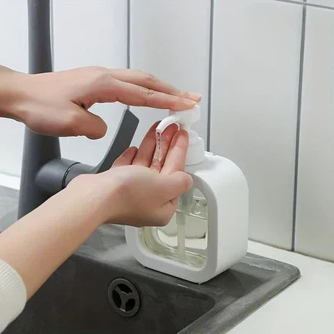 SkandiPure Sæbe Dispenser – Minimalistisk Nordisk Design til Moderne Rum