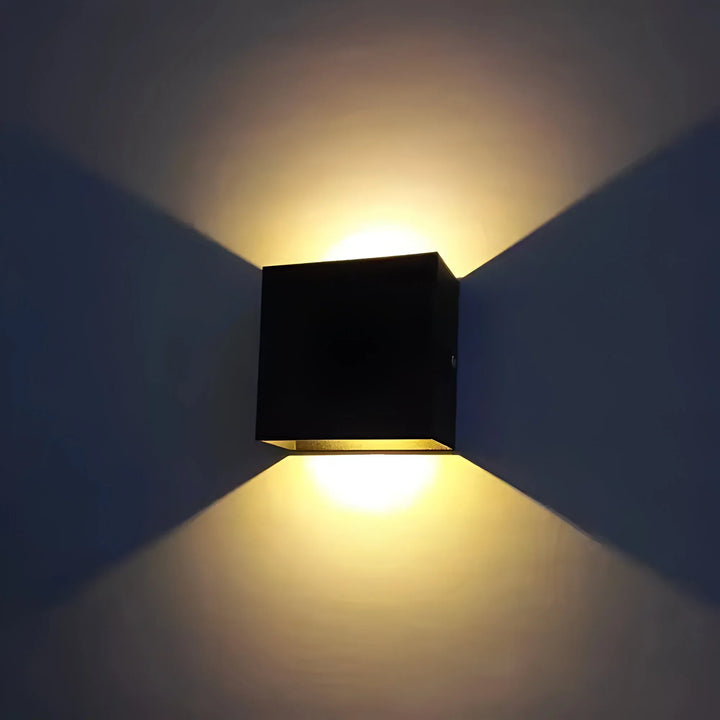 LumiCube – Minimalistisk Cube Væglampe