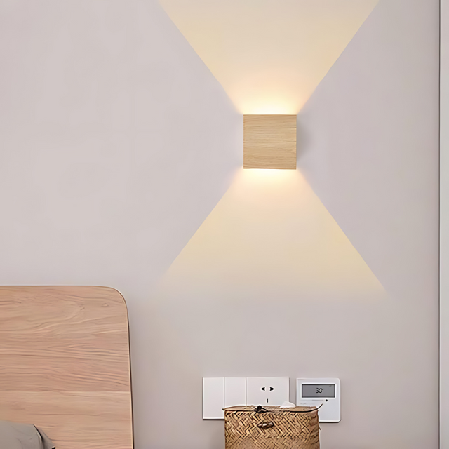 NordiLume | Skandinavisk firkantet trævæg lampe