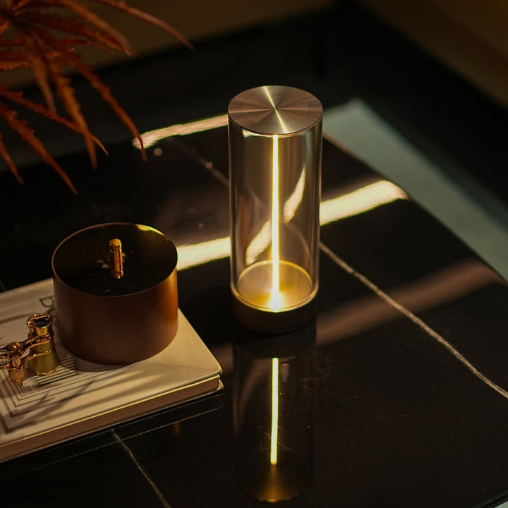 GlowBright | Bærbar LED-lampe med trådløs design