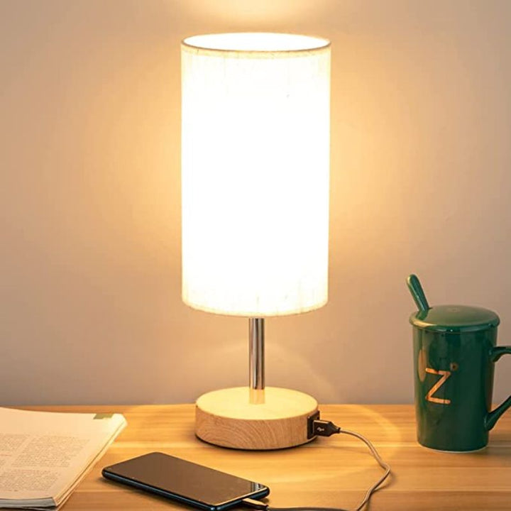 Lampe med USB-forbindelse Touch-Control Bordlampe til Soveværelse Træ 3-trins dæmpbar Sengelampe med Rund Linned Skærm til Stue, Studenterbolig, Hjemmekontor