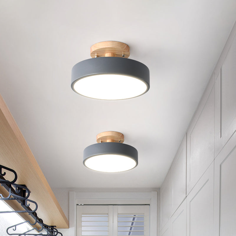 Skandinavisk LED Loftlampe med Træ | Moderne Trommeform til Gang og Indgange | Energi-Effektiv Belysning