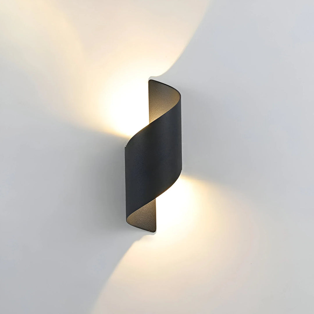LumiTwist – Moderne Twisted LED Væglampe