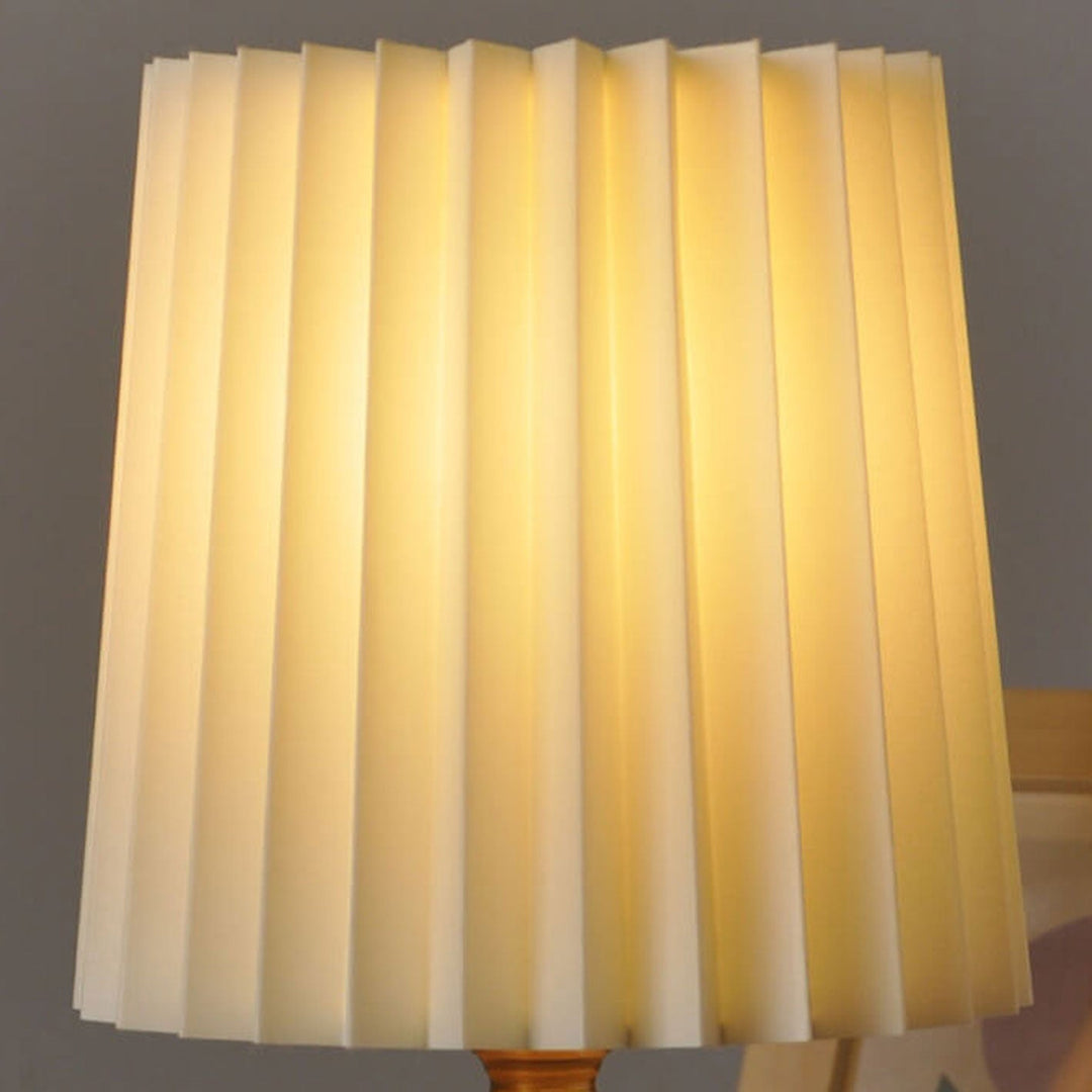 Vintage Koreansk Plisseret Kolonne Solid Træbase 1-Lys Bordlampe