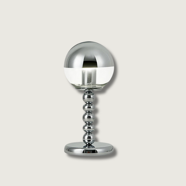 MirrorGlow – Minimalistisk Chrome Bordlampe
