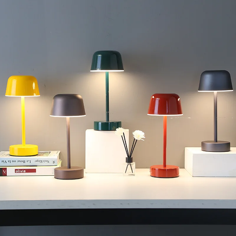PRISMA PULSE FLARE – Dynamisk LED Bordlampe