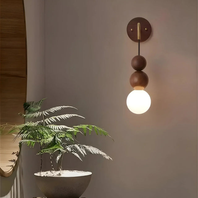 GlowHaven – Valnød & Messing Accent Væglampe