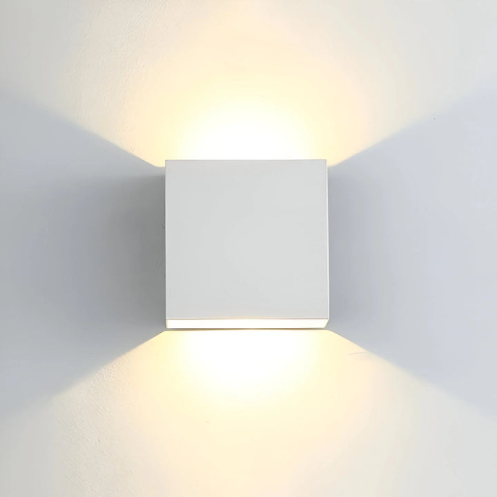 LumiCube – Minimalistisk Cube Væglampe