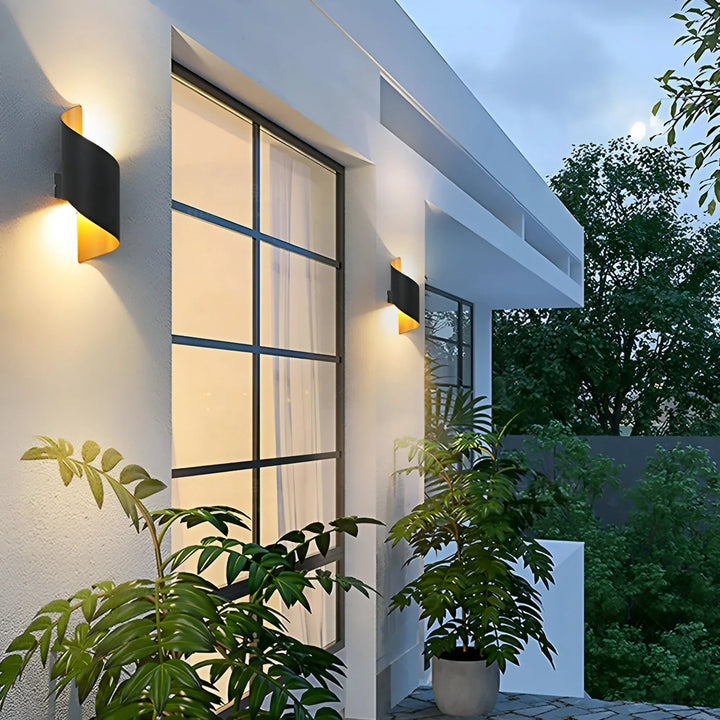 LumiTwist – Moderne Twisted LED Væglampe