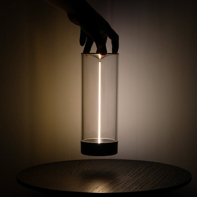 GlowBright | Bærbar LED-lampe med trådløs design