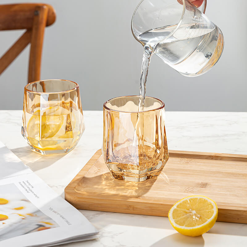 Amber hexagonale glas kopper