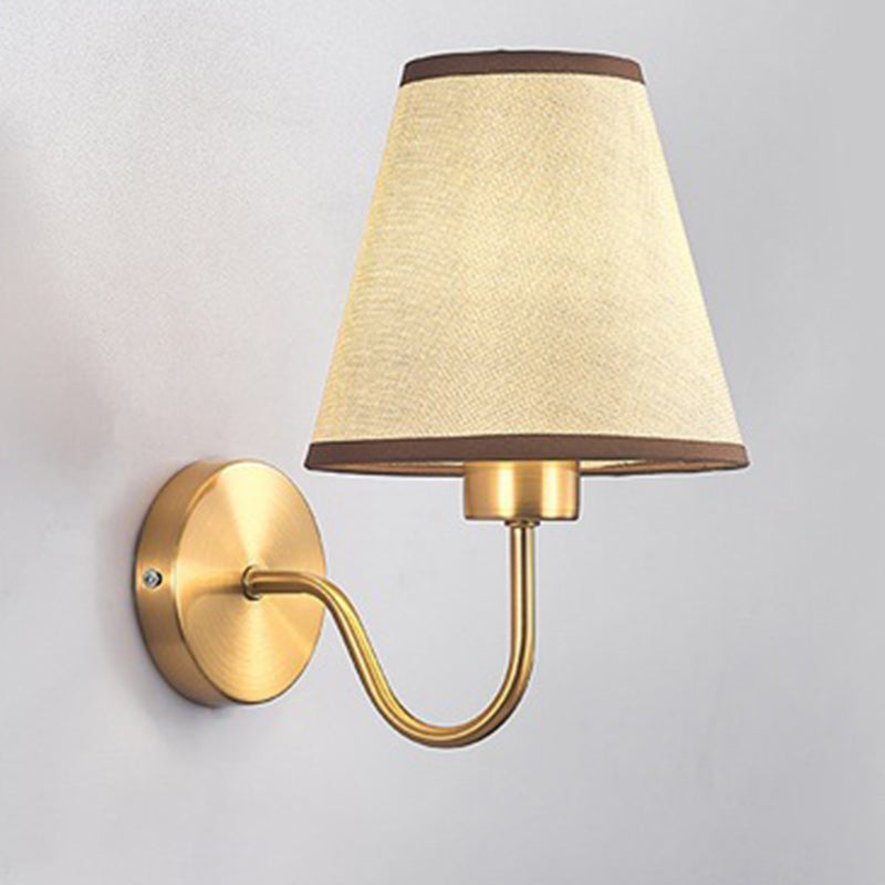 Moderne Nordisk Rund Bøjet Jern Stof Skærm 1-Lampe Væglampe til Stue