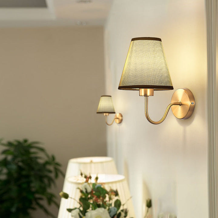 Moderne Nordisk Rund Bøjet Jern Stof Skærm 1-Lampe Væglampe til Stue
