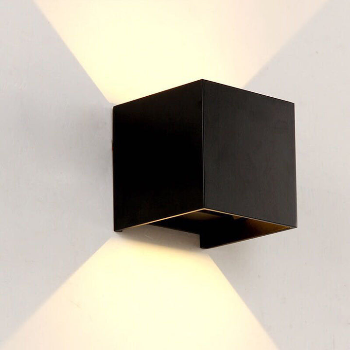 Moderne Minimalistisk Vandtæt Cube Op Ned Aluminium Glas Induktions LED Væglampe Til Soveværelse