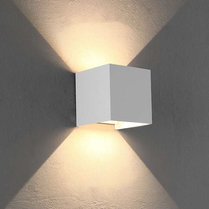 Moderne Minimalistisk Vandtæt Cube Op Ned Aluminium Glas Induktions LED Væglampe Til Soveværelse