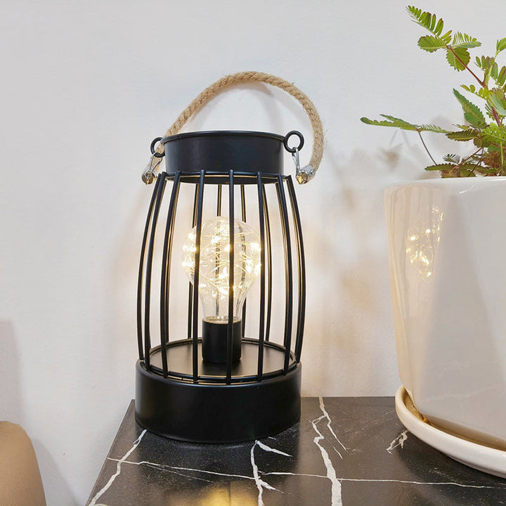Moderne Minimalistisk Lodret Stribet Firkanthjulet Jern LED Bordlampe Til Stuen