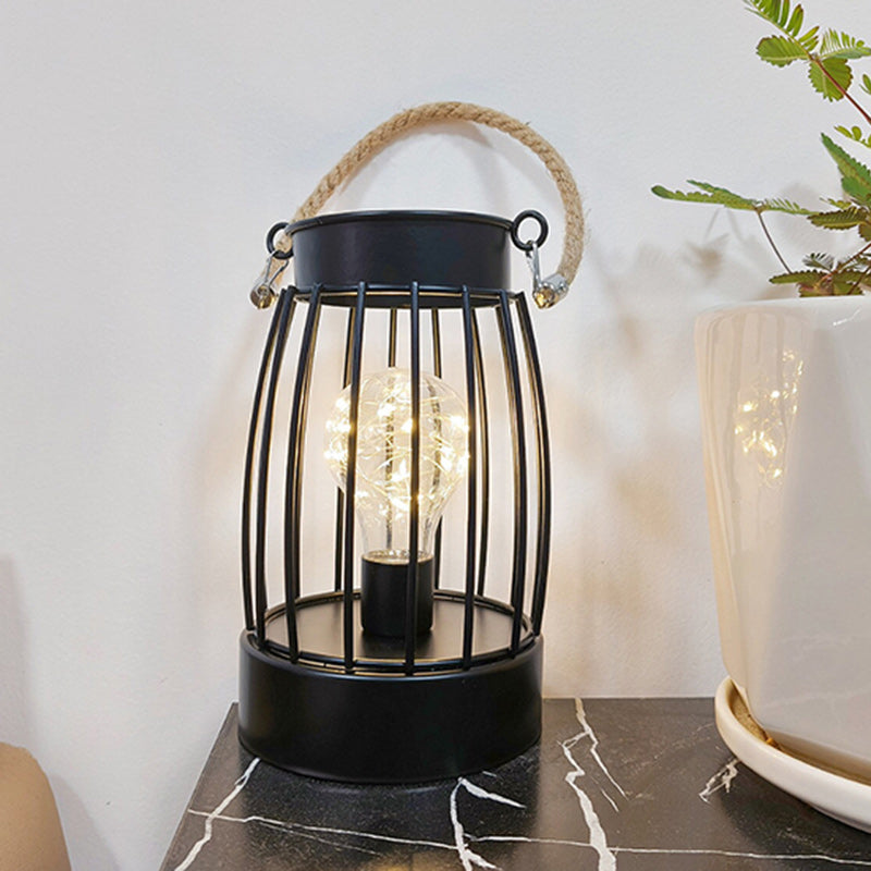 Moderne Minimalistisk Lodret Stribet Firkanthjulet Jern LED Bordlampe Til Stuen