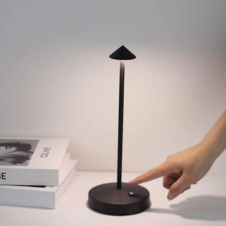 Moderne Enkelhed Triangel Kegle Rund Akryl Cylinder Jern LED Bordlampe til Stuen