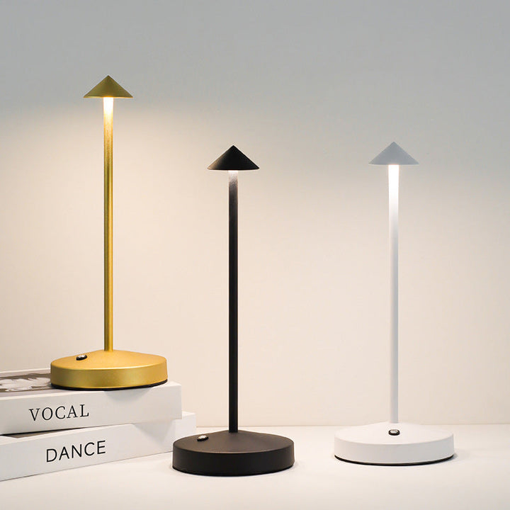 Moderne Enkelhed Triangel Kegle Rund Akryl Cylinder Jern LED Bordlampe til Stuen
