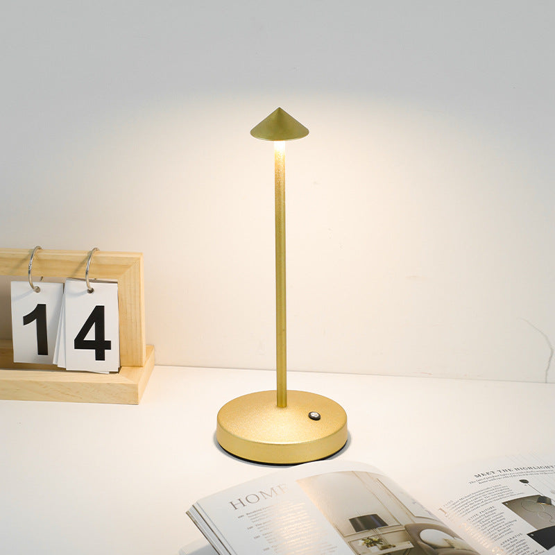 Moderne Enkelhed Triangel Kegle Rund Akryl Cylinder Jern LED Bordlampe til Stuen