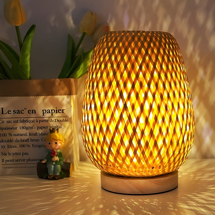 Bamboo Table Lamp with USB Power Supply – Sustainable and Energy-Saving Design