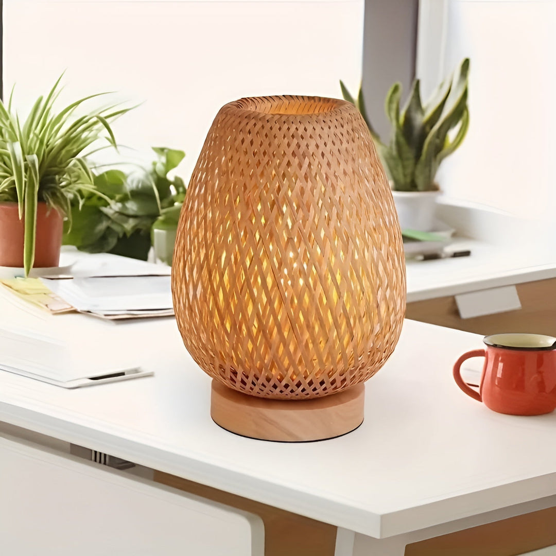 Bamboo Table Lamp with USB Power Supply – Sustainable and Energy-Saving Design