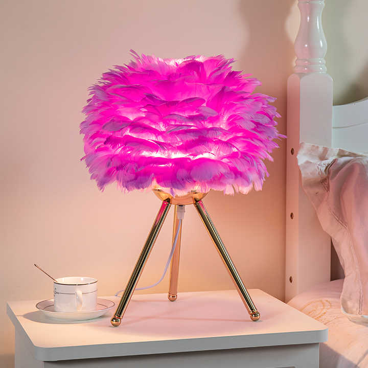 Blossom Bordlampe – Elegant Fjerdesign med Dæmpbart Lys