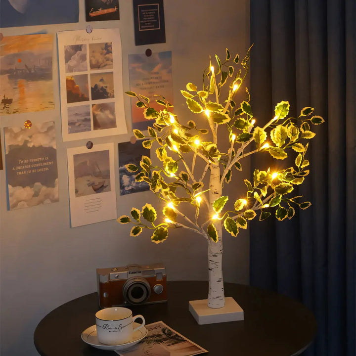 Magisk BrightTree Bordlampe – Elegant Trædesign med Varm LED Lys