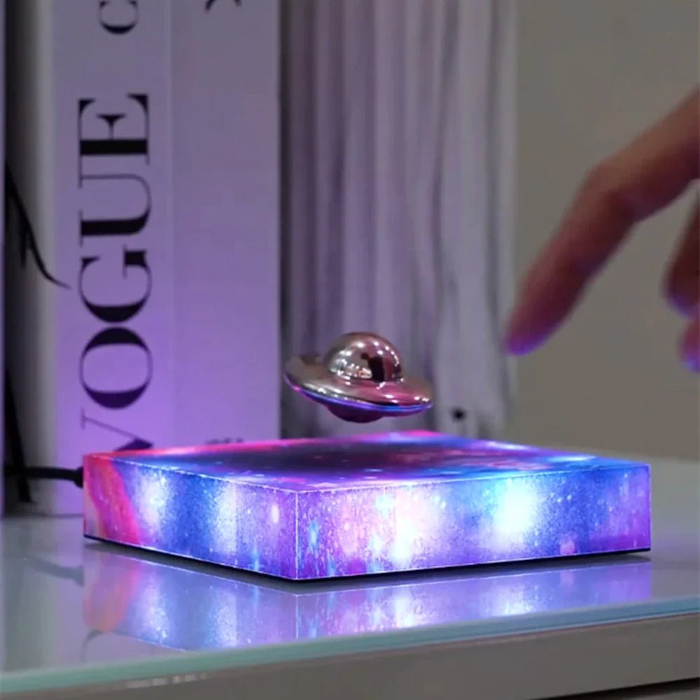 Flydende Rumskib LED Nattelys med Magnetisk Levitationsteknologi