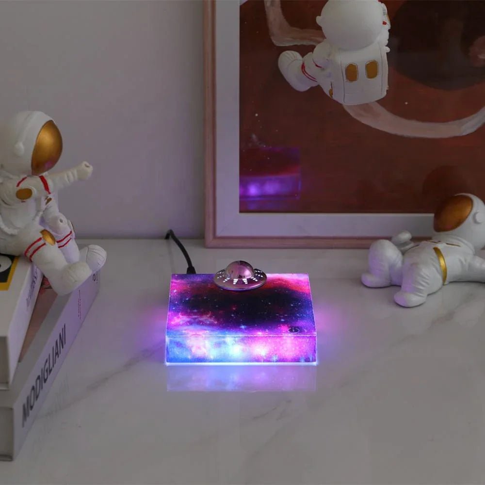 Flydende Rumskib LED Nattelys med Magnetisk Levitationsteknologi