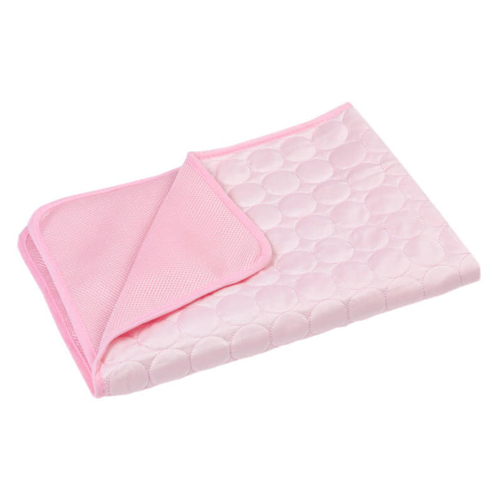 Selvkølende måtte til firbenede perfekt til varme sommerdage