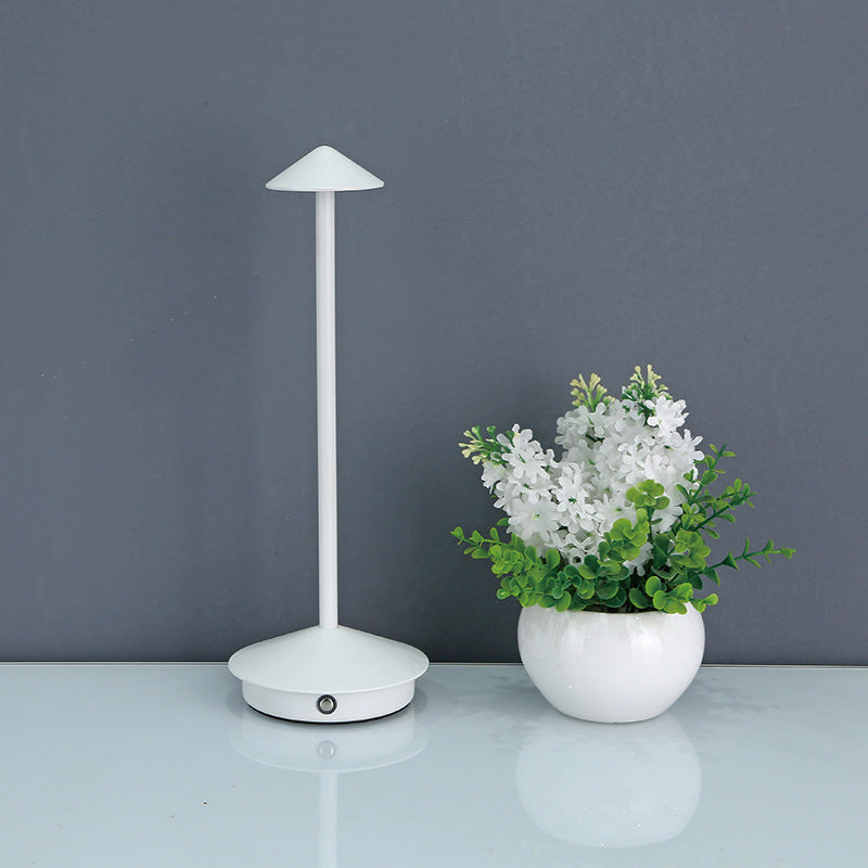 Bærbar bordlampe - Trådløs lampe inspireret af dæmpbar Pina Pro