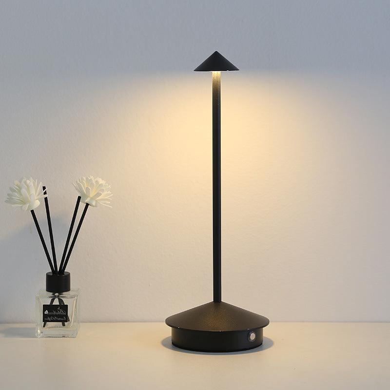 Bærbar bordlampe - Trådløs lampe inspireret af dæmpbar Pina Pro