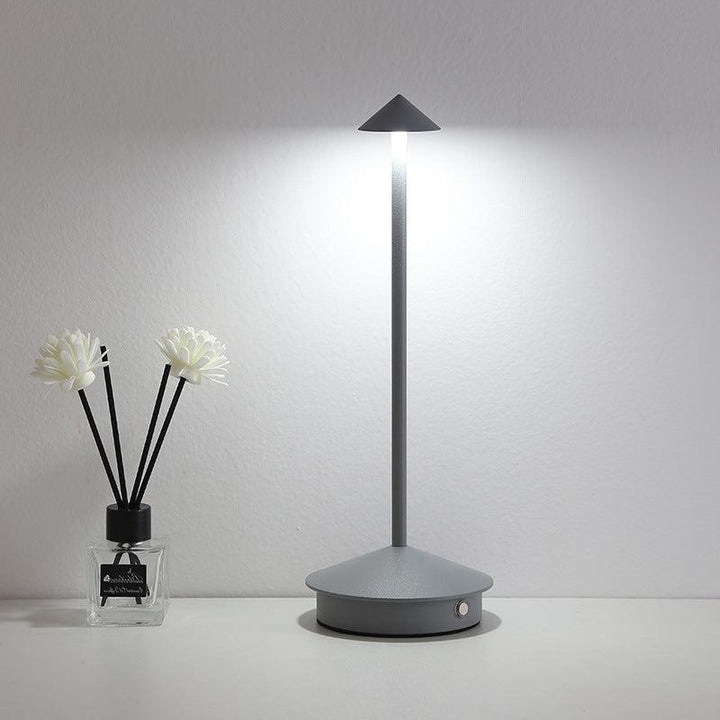 Bærbar bordlampe - Trådløs lampe inspireret af dæmpbar Pina Pro